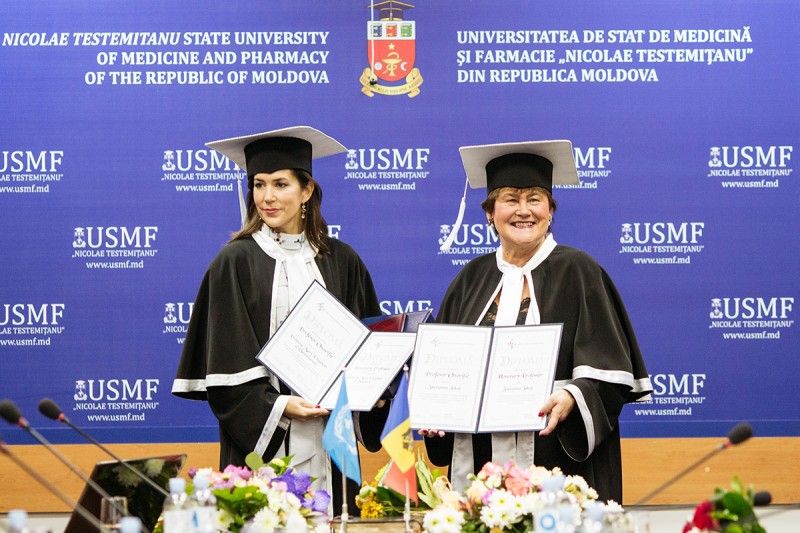 Titluri onorifice pentru Prințesa Danemarcei și pentru directorul OMS pentru Europa Titluri onorifice pentru Prințesa Danemarcei și pentru directorul OMS pentru Europa